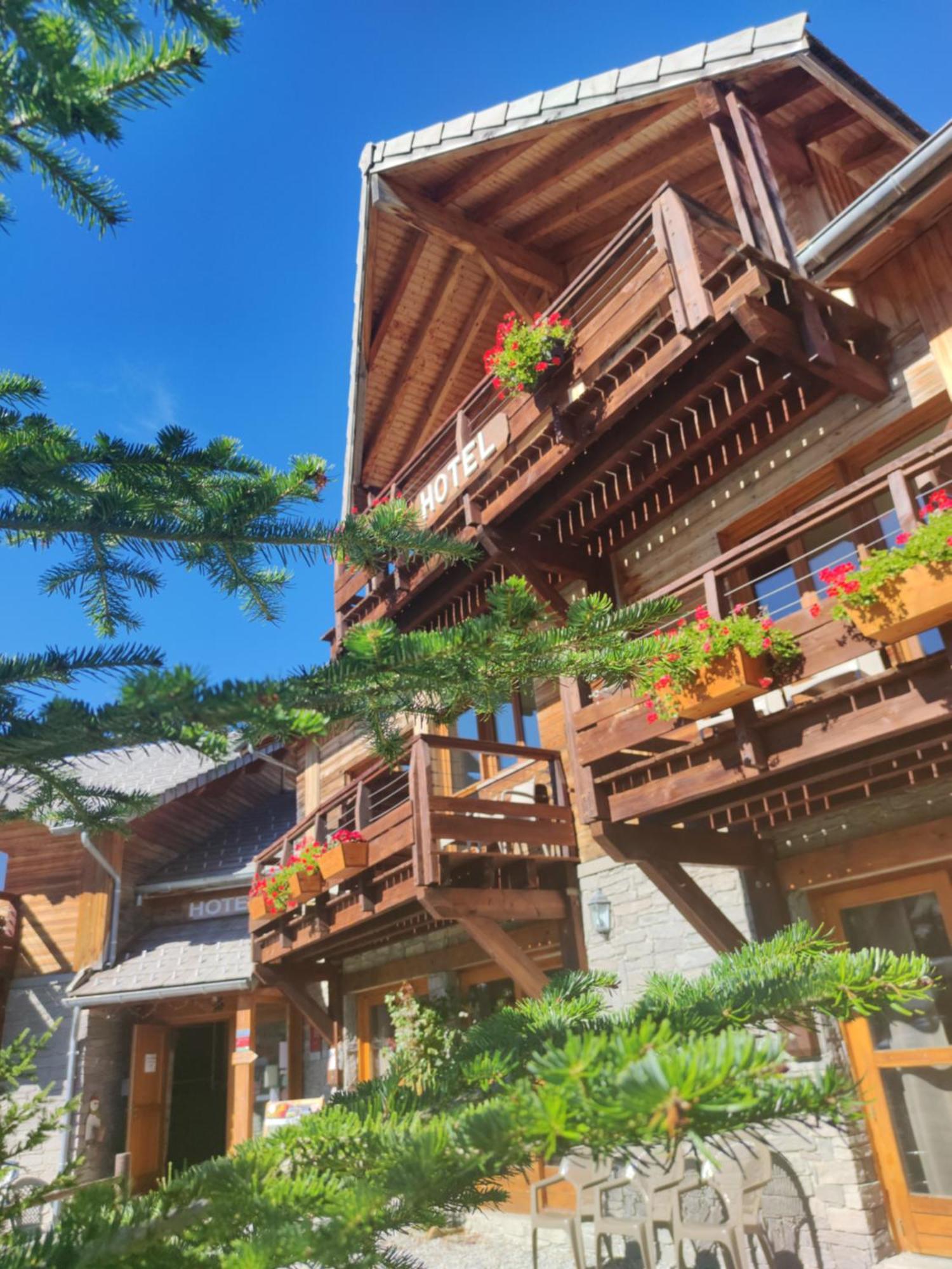 Sunweb Hotel L'Ecrin Des Neiges La Joue du Loup Bagian luar foto